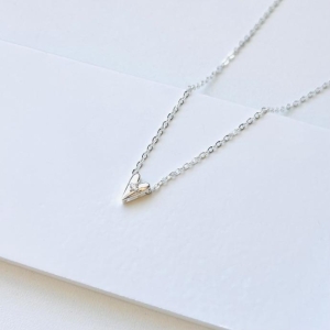 Colar coraçãozinho liso com zirconia