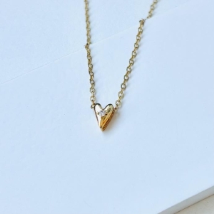 Colar coraçãozinho liso com zirconia