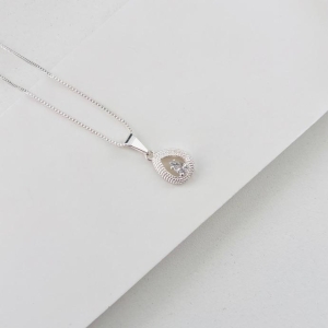 Colar gota com zirconia