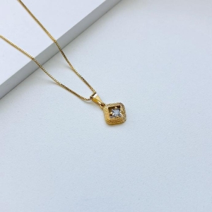 Colar quadrado com zirconia
