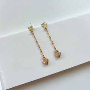 Brinco coração zirconia em fio corrente