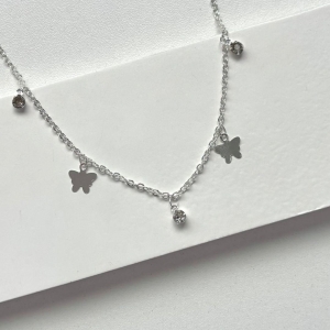 Choker borboletas e pontos de luz