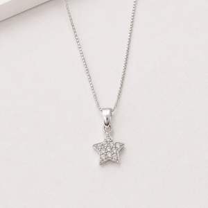 Colar estrelinha cravejada