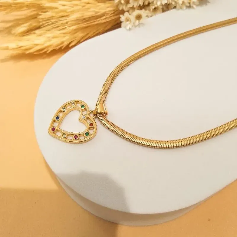 Choker luxo snake com coração vazado com zircônia colors