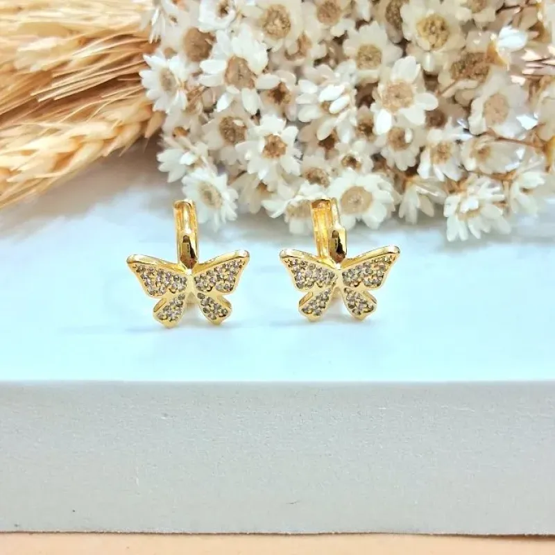 Argolinha com borboleta cravejada
