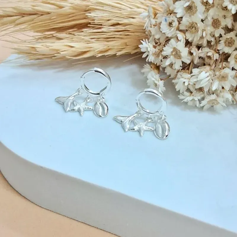 Brinco argolinha com itens do mar Prata
