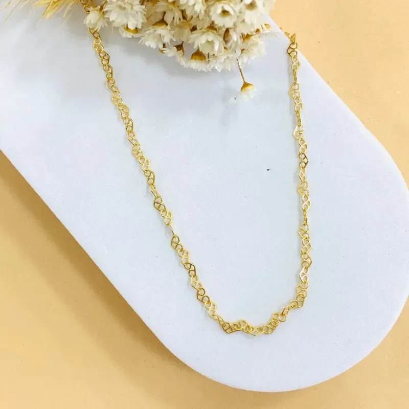 Choker corações com 3 detalhes vazados