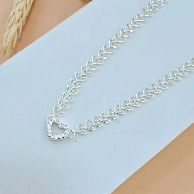 Choker escamas vazadas com coração
