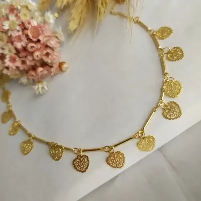 Choker fios com corações trabalhados