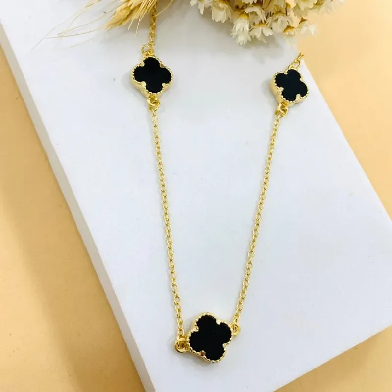 Colar trevo preto longo