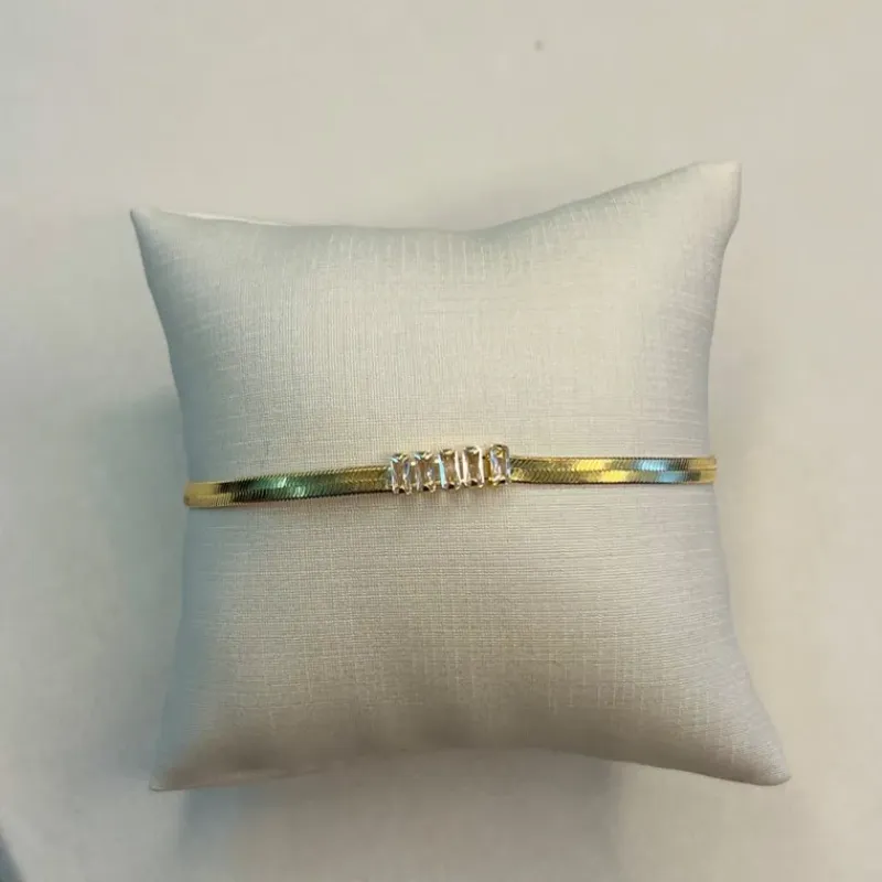 Pulseira fita com zircônias baguete