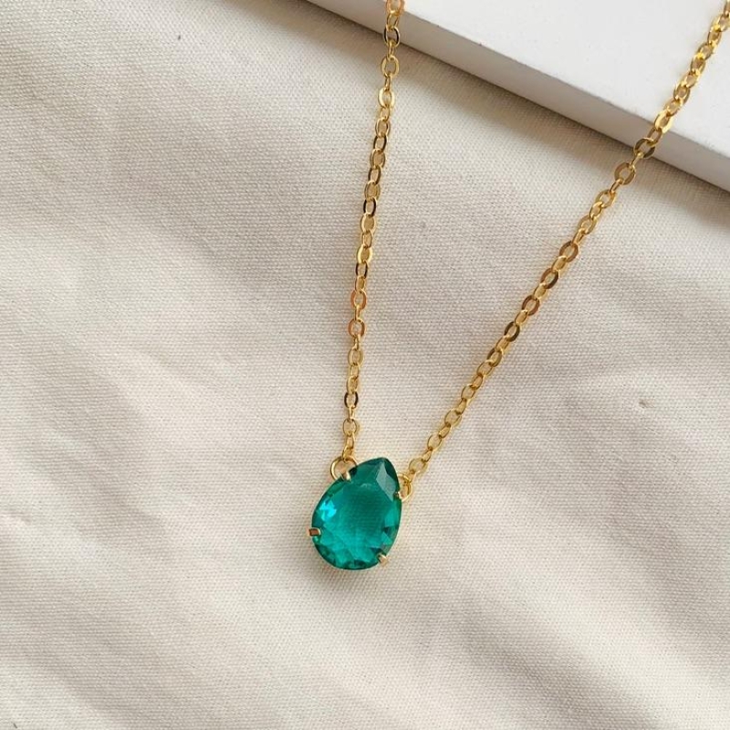 Colar gota zirconia grande