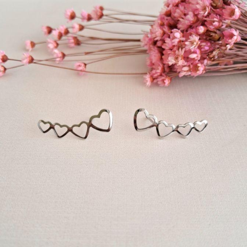 Ear cuff coraçãozinhos aço inoxidável