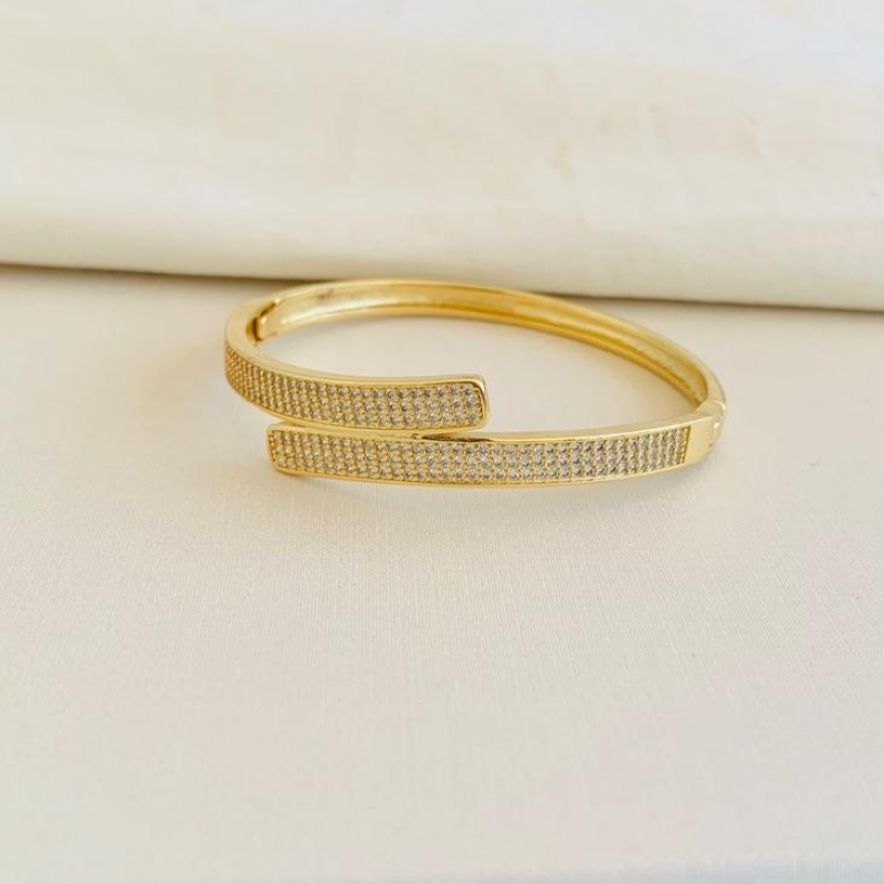 Bracelete cravejado zircônias