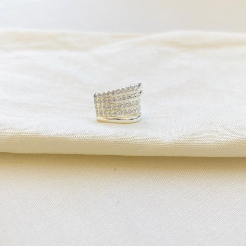 Piercing fake 4 fileiras cravejadas 1 lisa