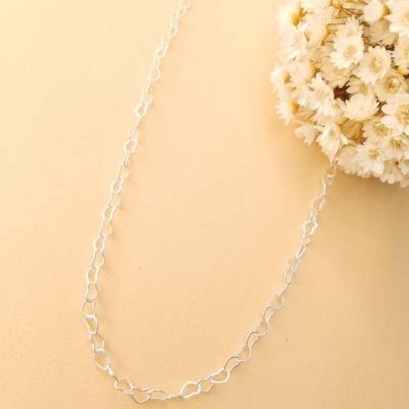 Colar Elos de Coração Banho em Prata 45 cm