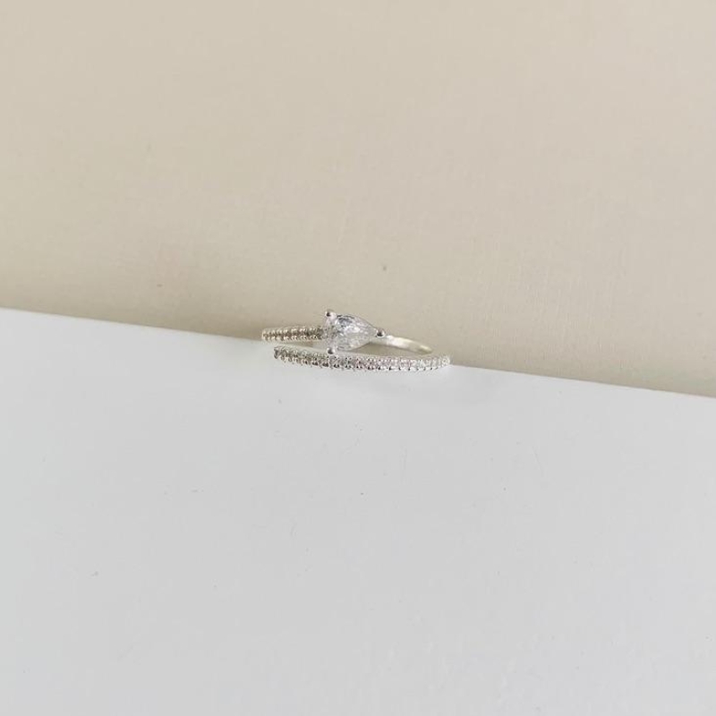 Anel Ajustável cravejado com gota de zirconia