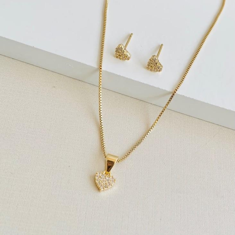 Conjunto micro coração cravejada