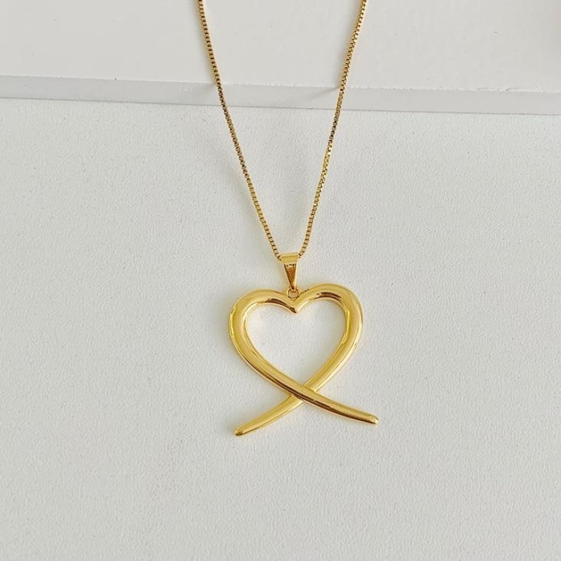 Colar coração vazado infinito