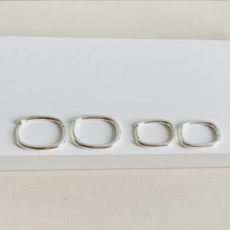 Dupla argolinha fina quadrada