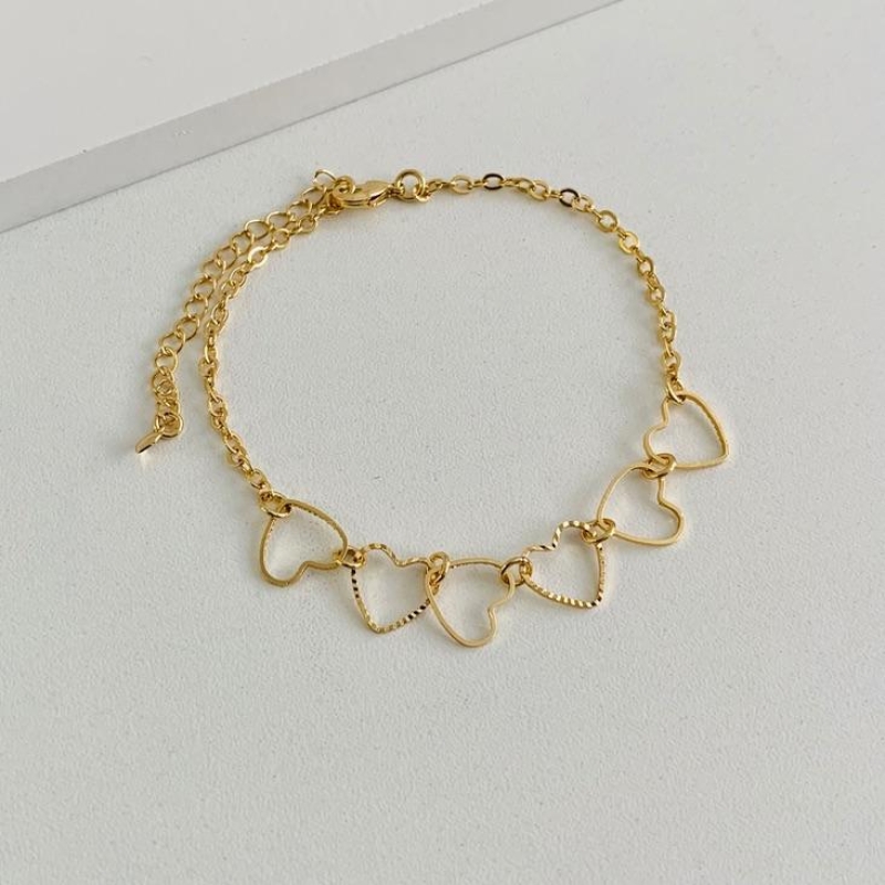 Pulseira corações vazados