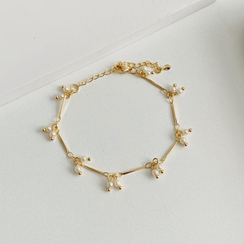 Pulseira perolinhas com bolinhas