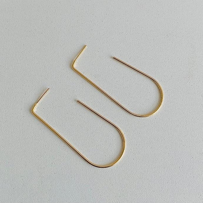 Brinco argola em U
