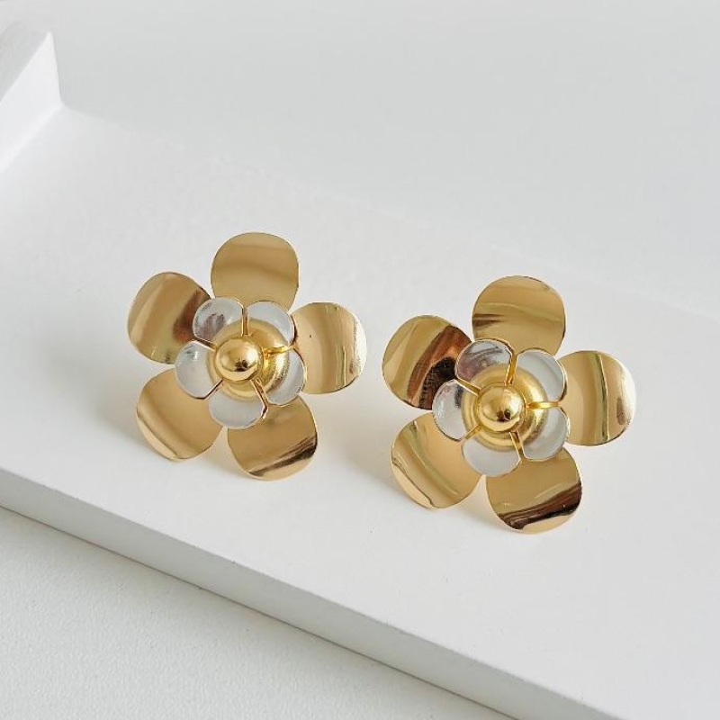 Brinco luxo flor com bolinha no meio dois banhos