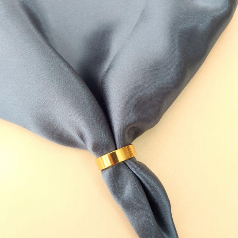 Aliança Steel dourada reta 5mm