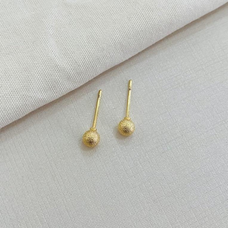 Brinco Bolinha Texturizada Gold PP