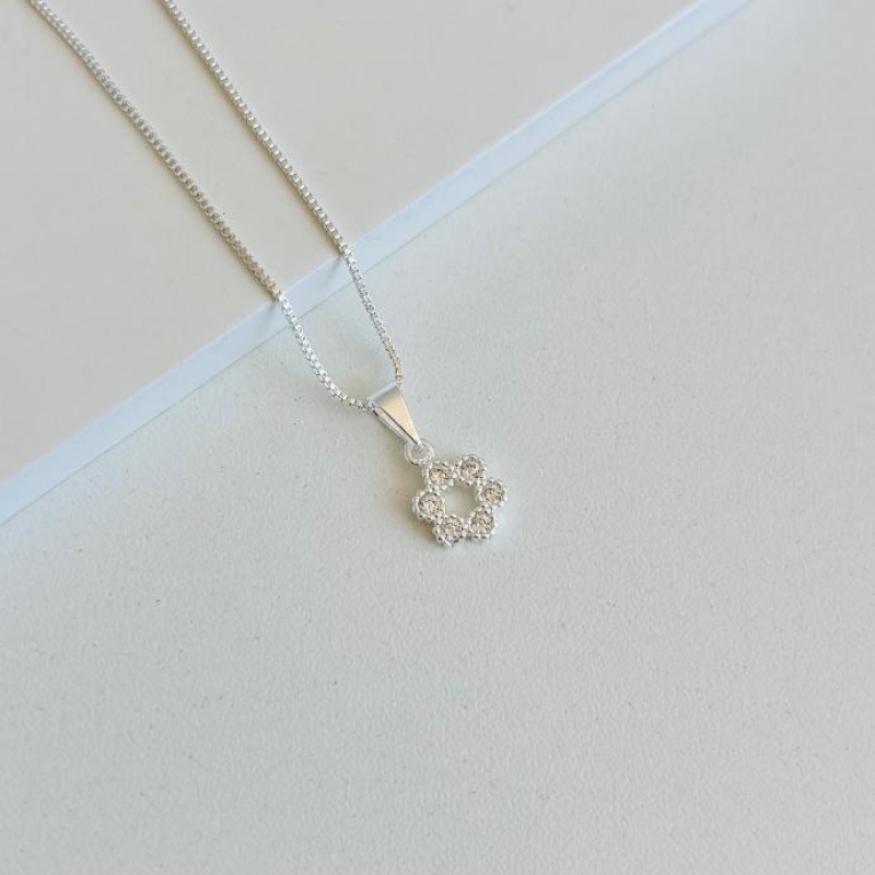 Colar circulo 6 zirconias