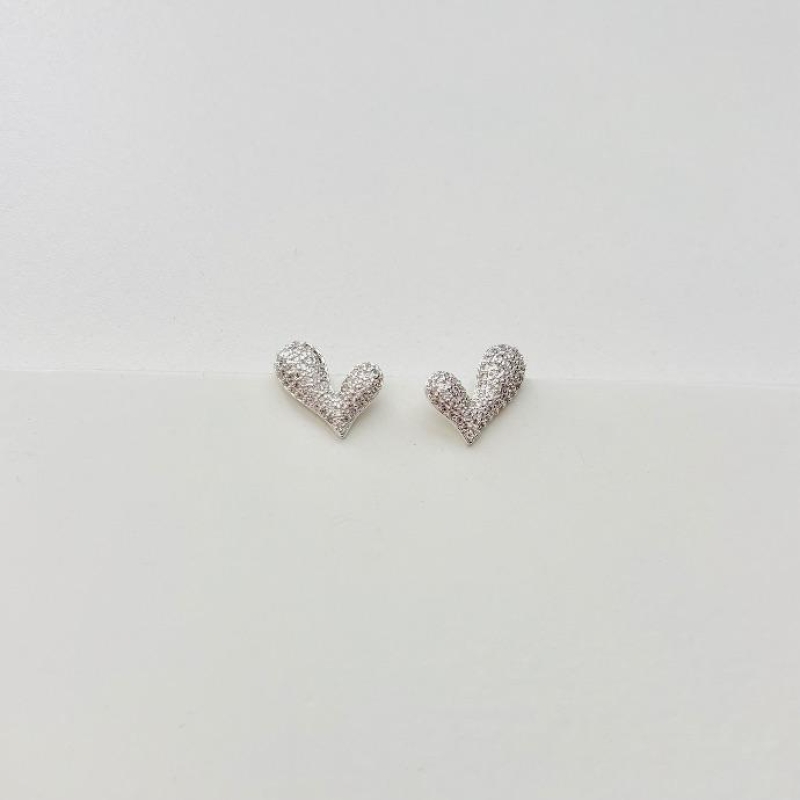 Brinco coração divertido cravejado