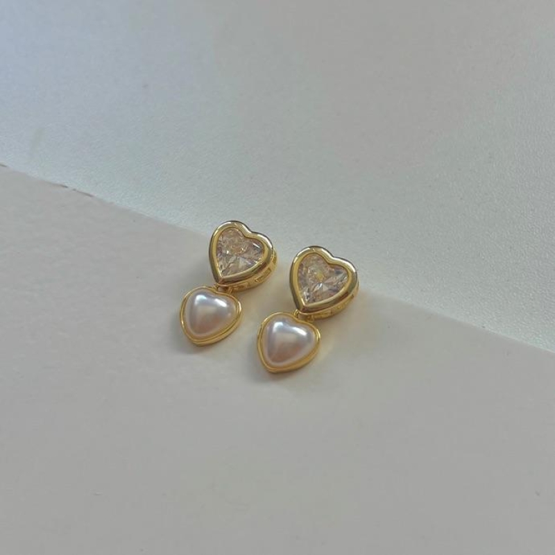 Brinco coração duplo pérola e zircônia