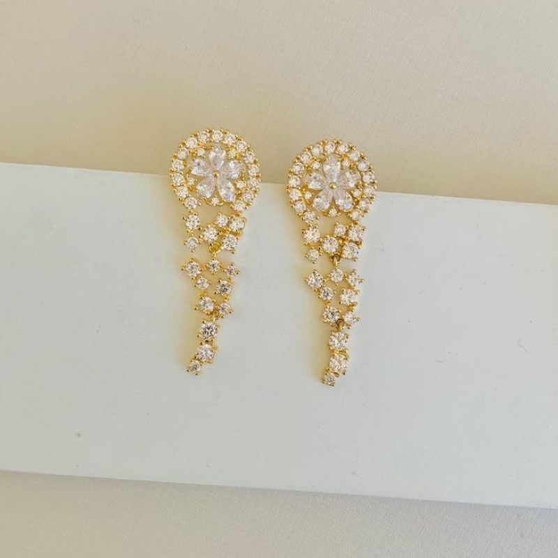 Brinco grande flor cravejada-festa