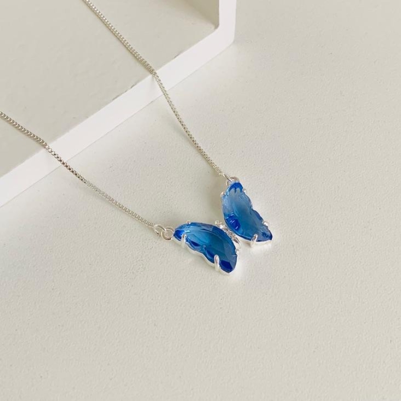 Colar borboleta azul