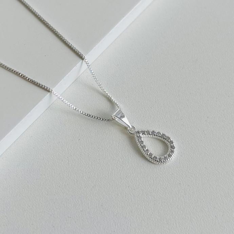 Colar gota cravejada