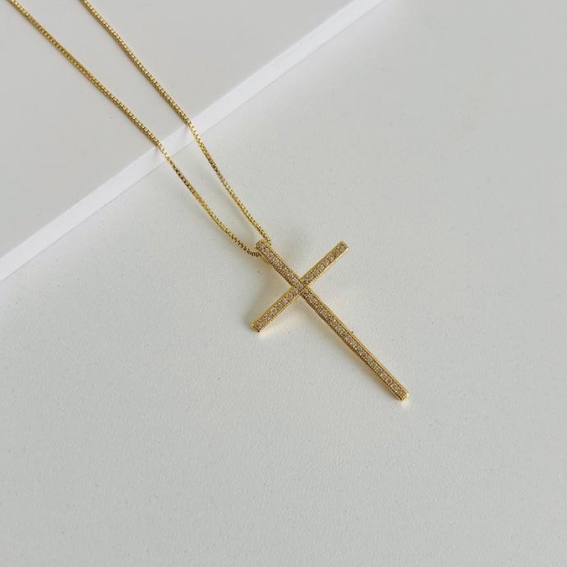 Colar lux cruz cravejada