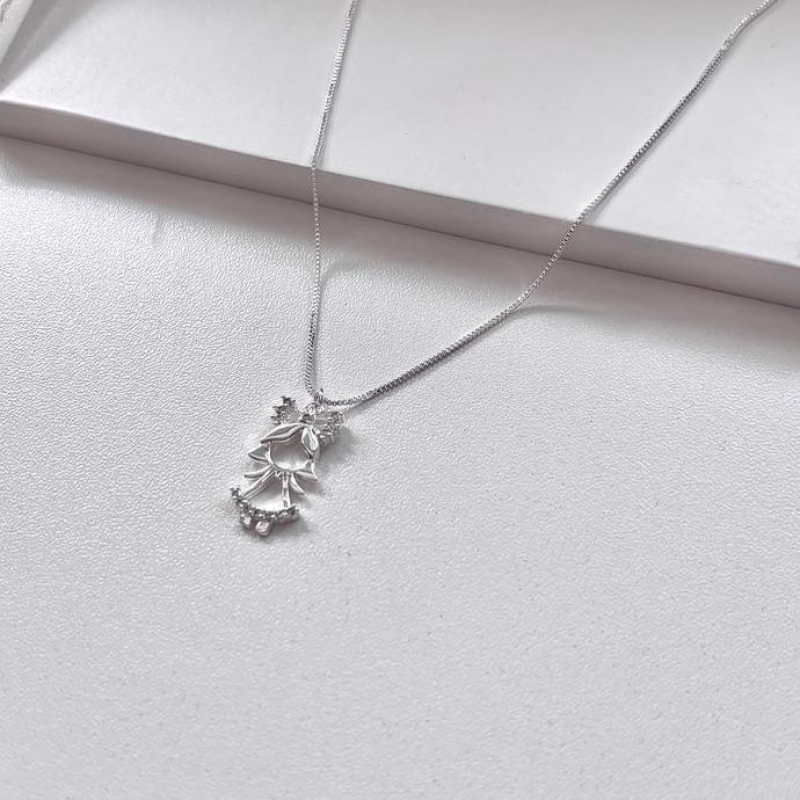 Colar menininha vazado