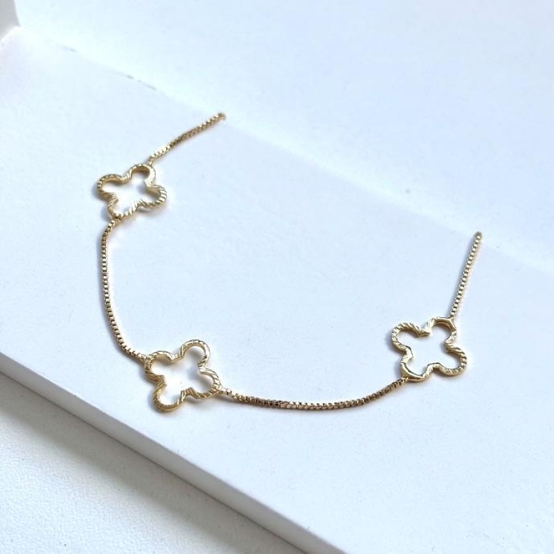 Pulseira trevo vazado liso