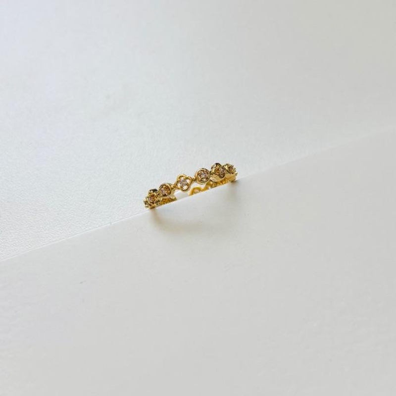 Anel detalhes com zirconia