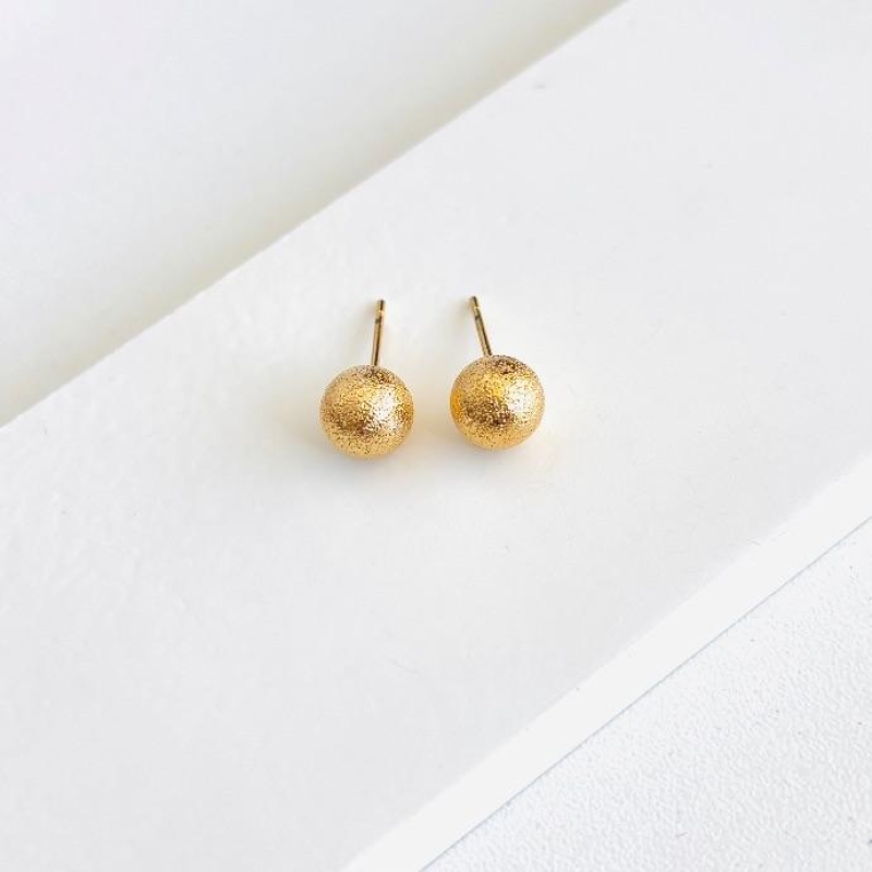 Brinco Bolinha Texturizada Gold M