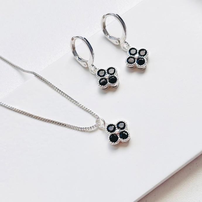 Conjunto trevinho preto