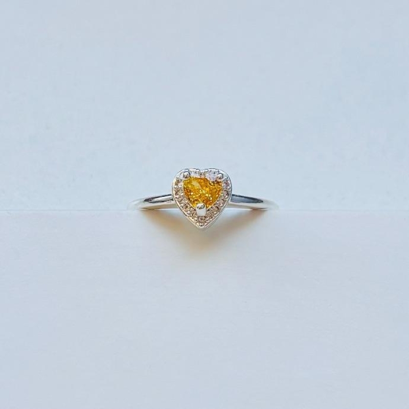 Anel coração zirconia amarelo com cravejado