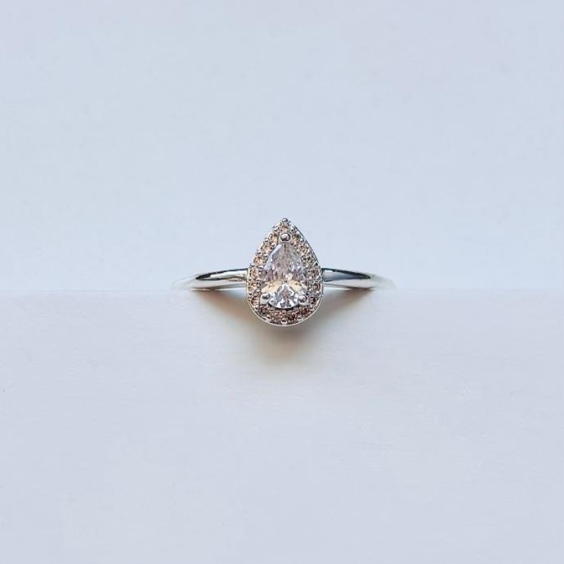 Anel gota zirconia com cravejado