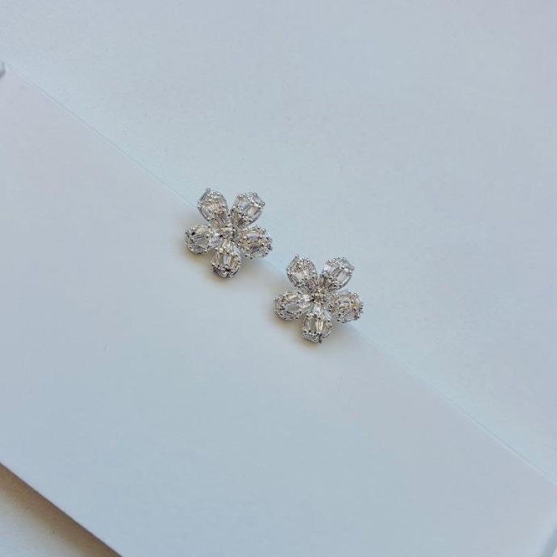 Brinco flor zirconia navete