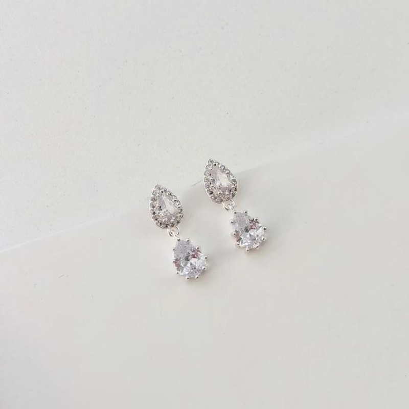 Brinco gota cravejada e gota zirconia