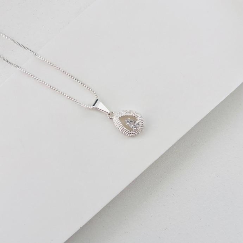 Colar gota com zirconia