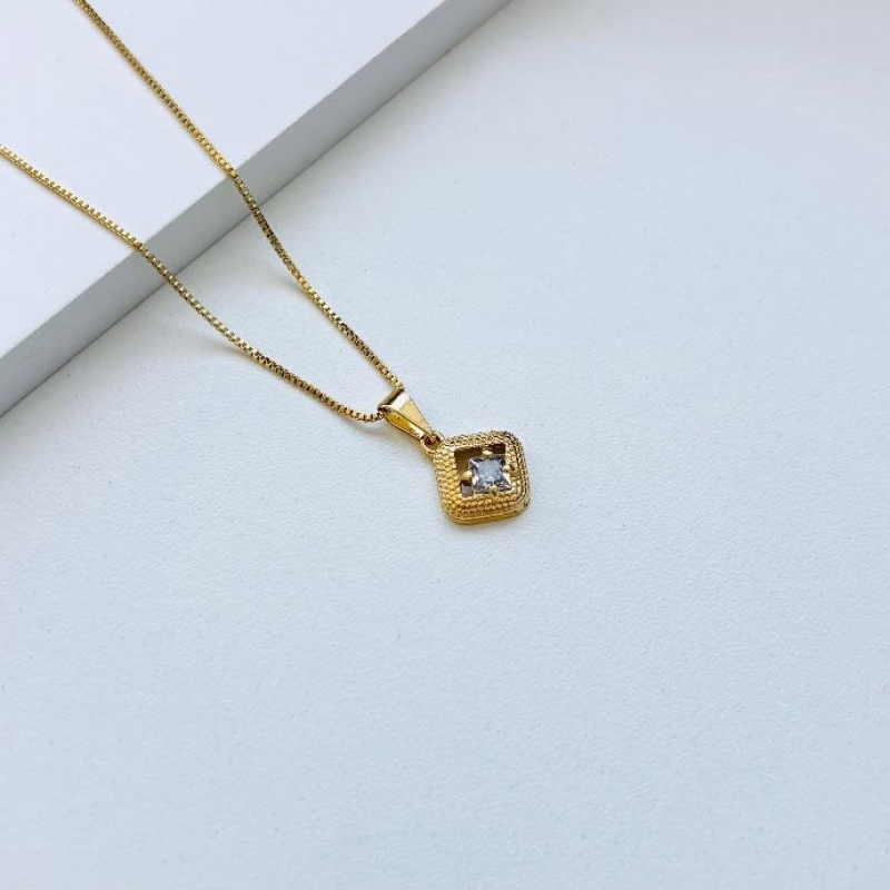Colar quadrado com zirconia