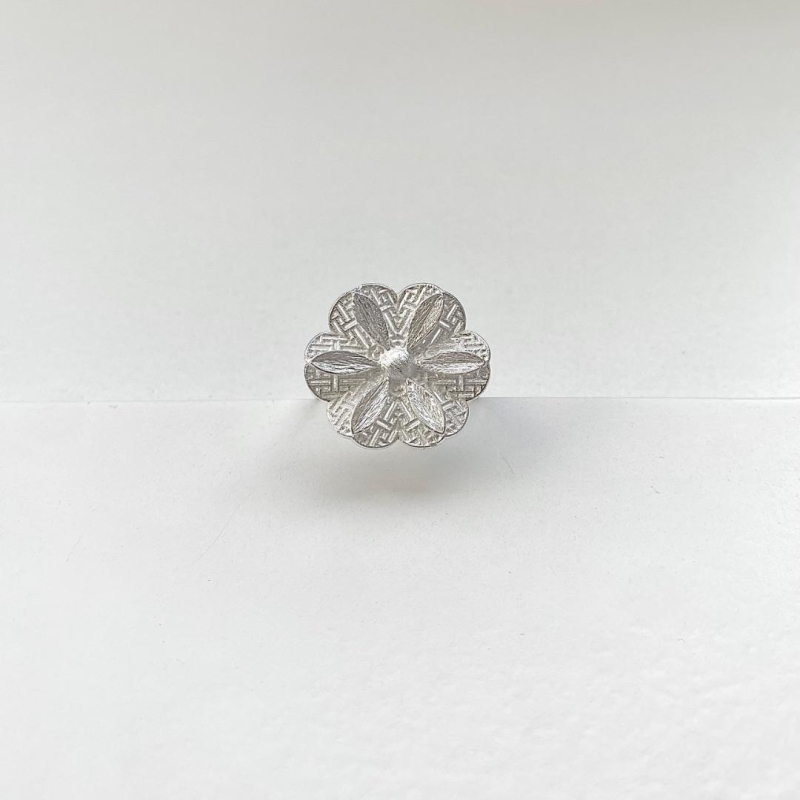 Anel flor detalhada grande