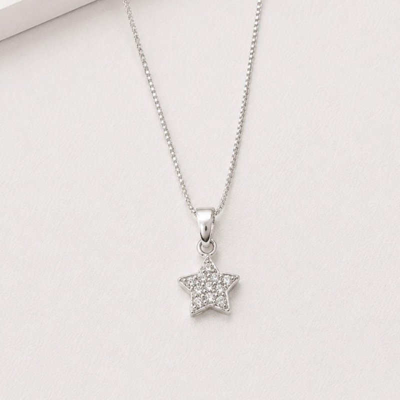 Colar estrelinha cravejada
